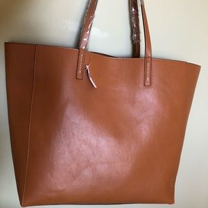 Nwt Gap faux leather Tote